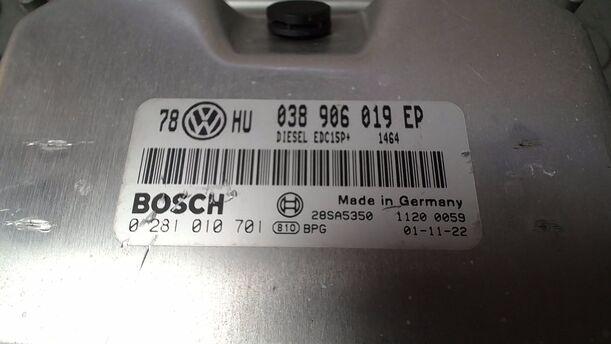 Foto: STEUERGERÄT DIESELEINSPRITZUNG/ MOTORSTEUERGERÄT eines VW Passat Variant 1.9 TDI GL