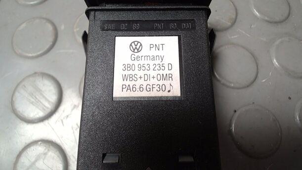 Foto: SCHALTER WARNBLINKANLAGE/ WARNBLINKSCHALTER eines VW Passat Variant 1.9 TDI GL