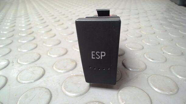 Foto: SCHALTER ESP eines VW Passat Variant 1.9 TDI GL