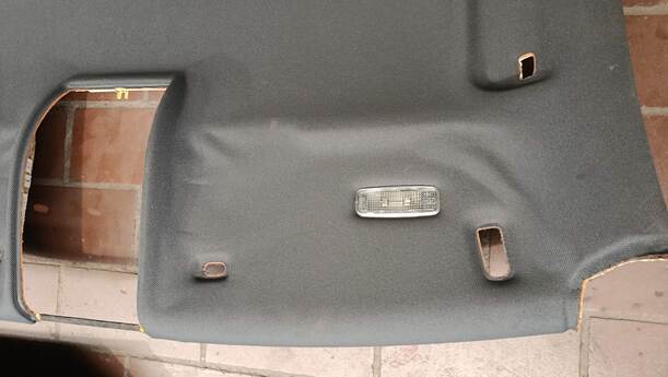Foto: HIMMEL / INNENVERKLEIDUNG eines Audi A6 2.7 TDI tiptronic quattro GL