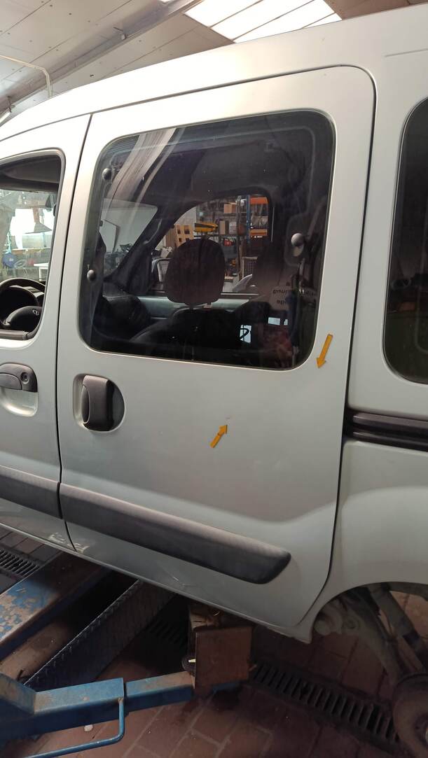 Foto: SCHIEBETÜR LINKS eines Renault Kangoo 1.2 16V GL