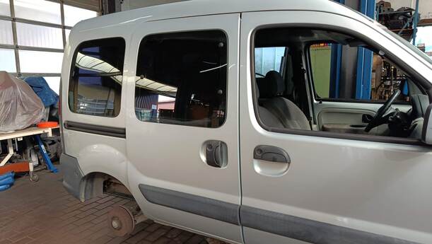 Foto: SCHIEBETÜR RECHTS eines Renault Kangoo 1.2 16V GL