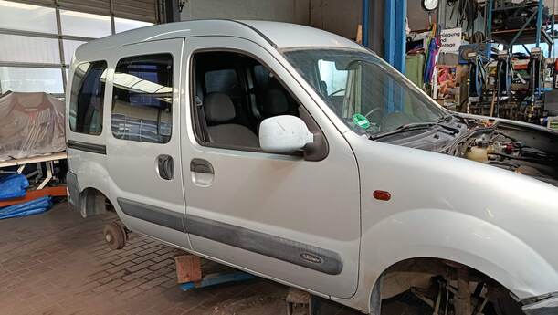 Foto: TÜR VORN RECHTS eines Renault Kangoo 1.2 16V GL
