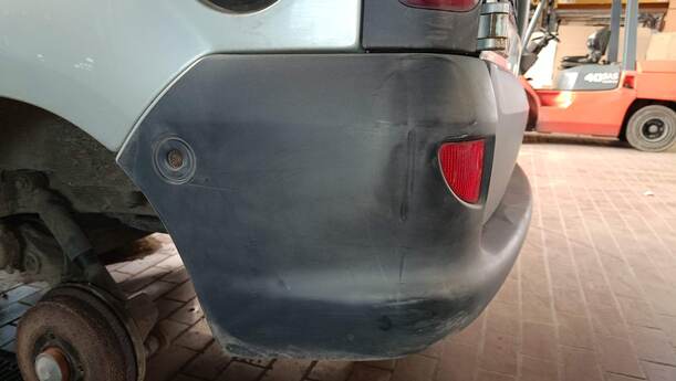 Foto: STOSSFÄNGER/ STOßSTANGE HINTEN eines Renault Kangoo 1.2 16V GL