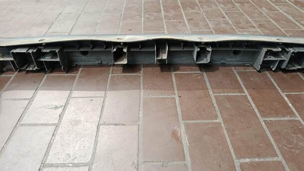 Foto: STOSSFÄNGER/ STOßSTANGE HINTEN eines Renault Kangoo 1.2 16V GL
