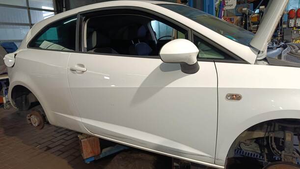 Foto: TÜR VORNE RECHTS ( 2/3 TÜRER ) eines Seat Ibiza SC 1.0 Eco TSI S&S GL