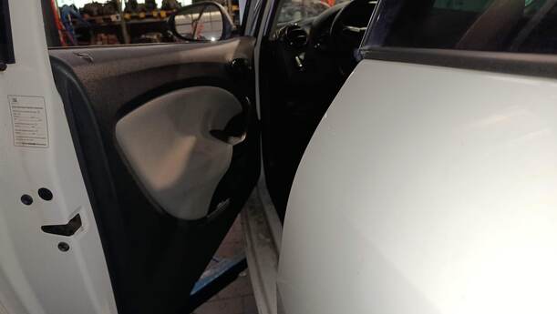 Foto: TÜR VORNE LINKS ( 2/3 TÜRER ) eines Seat Ibiza SC 1.0 Eco TSI S&S GL