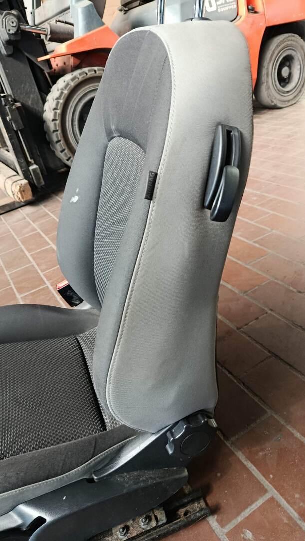 Foto: SITZ VORNE LINKS / FAHRERSITZ (2/3-TÜRER) eines Seat Ibiza SC 1.0 Eco TSI S&S GL