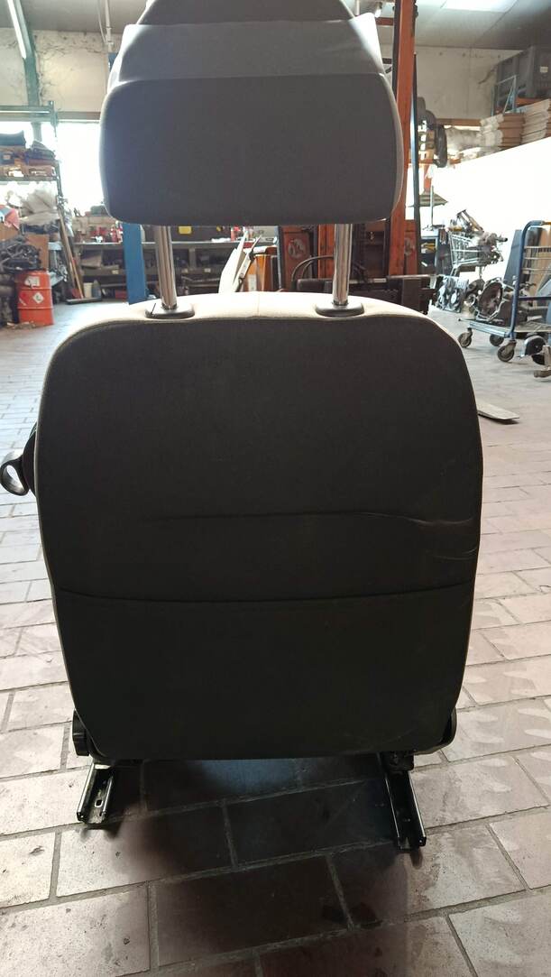 Foto: SITZ VORNE LINKS / FAHRERSITZ (2/3-TÜRER) eines Seat Ibiza SC 1.0 Eco TSI S&S GL