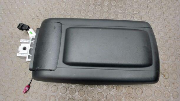 Foto: MITTELARMLEHNE ( LEDER ) eines Audi A6 2.7 TDI tiptronic quattro GL