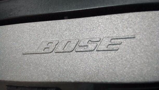 Foto: VERSTÄRKER ( BOSE ) eines Audi A6 2.7 TDI tiptronic quattro GL