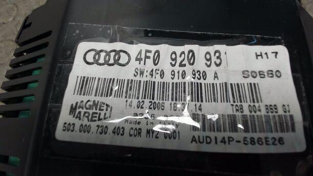 Foto: KOMBIINSTRUMENT / TACHOEINHEIT eines Audi A6 2.7 TDI tiptronic quattro GL