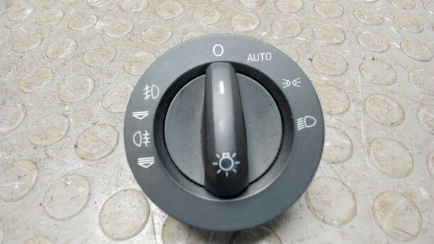 Foto: LICHTSCHALTER eines Audi A6 2.7 TDI tiptronic quattro GL