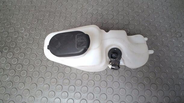 Foto: SCHEIBENWASCHBEHÄLTER eines Renault Kangoo 1.2 16V GL