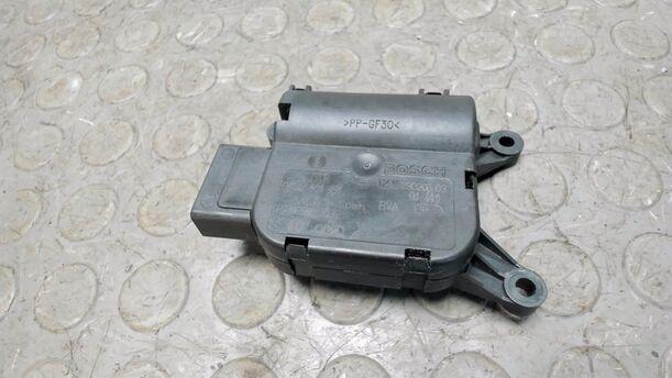 Foto: STELLMOTOR HEIZUNG eines Audi A6 2.7 TDI tiptronic quattro GL