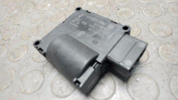 Foto: STELLMOTOR HEIZUNG eines Audi A6 2.7 TDI tiptronic quattro GL