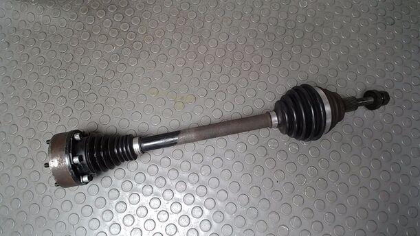 Foto: ANTRIEBSWELLE LINKS ( 5 GANG SCHALTGETRIEBE ) eines Seat Altea 1.6 GL