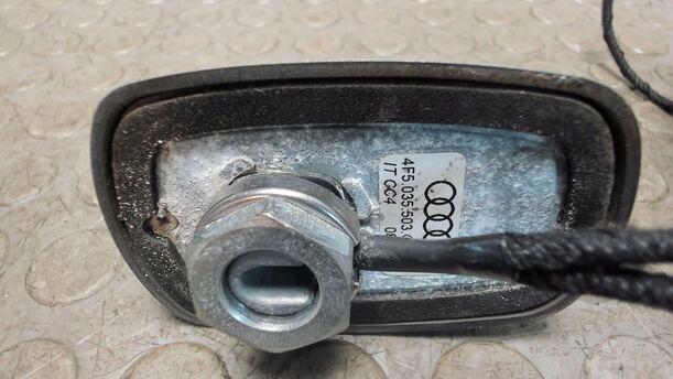 Foto: DACHANTENNE / HAIFLOSSE eines Audi A6 2.7 TDI tiptronic quattro GL