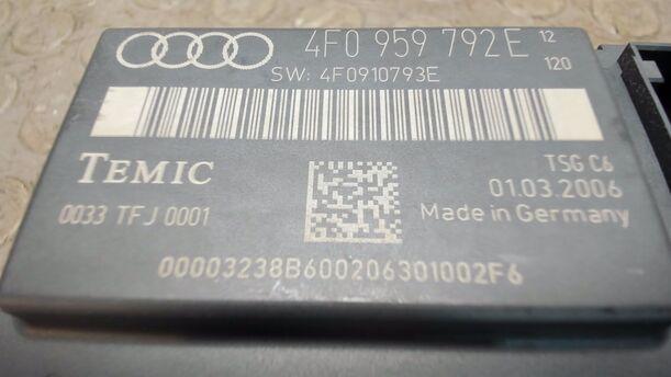 Foto: TÜRSTEUERGERÄT VORNE RECHTS eines Audi A6 2.7 TDI tiptronic quattro GL