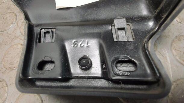 Foto: ABDECKUNG / ZIERBLENDE B SÄULE LINKS eines Audi A6 2.7 TDI tiptronic quattro