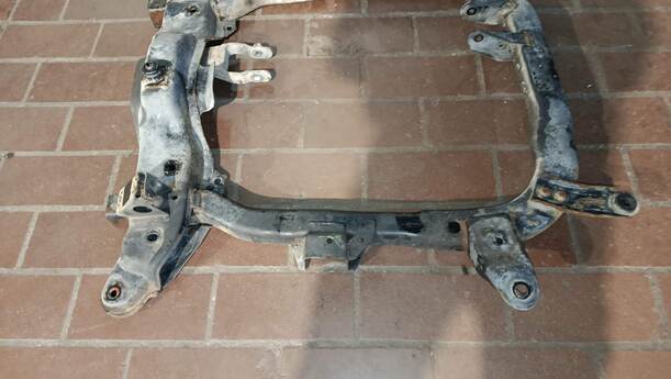 Foto: VORDERACHSE/ ACHSE VORN eines Opel Tigra Twin Top 1.3 CDTI