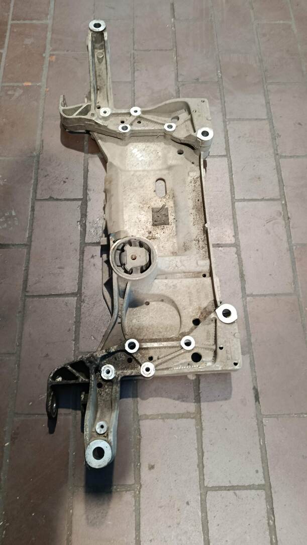 Foto: VORDERACHSE / AGGREGATENTRÄGER VORNE eines Seat Altea 1.6