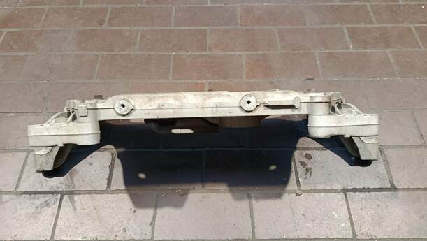 Foto: VORDERACHSE / AGGREGATENTRÄGER VORNE eines Seat Altea 1.6