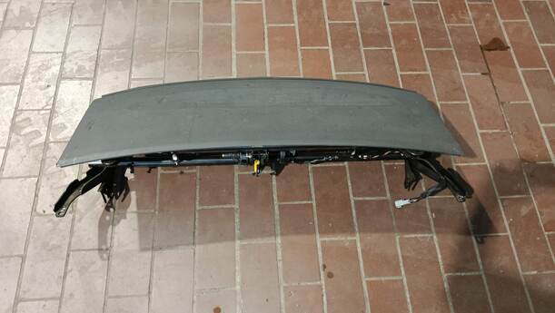 Foto: HUTABLAGE/ VERDECKDECKEL eines Opel Tigra Twin Top 1.3 CDTI