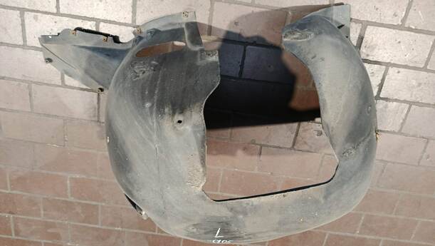 Foto: RADHAUSSCHALE / INNENKOTFLÜGEL LINKS eines Seat Altea 1.6
