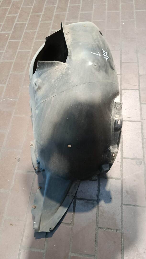 Foto: RADHAUSSCHALE / INNENKOTFLÜGEL LINKS eines Seat Altea 1.6