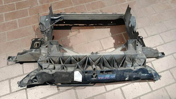 Foto: SCHLOSSTRÄGER / FRONTBLECH eines Seat Altea 1.6