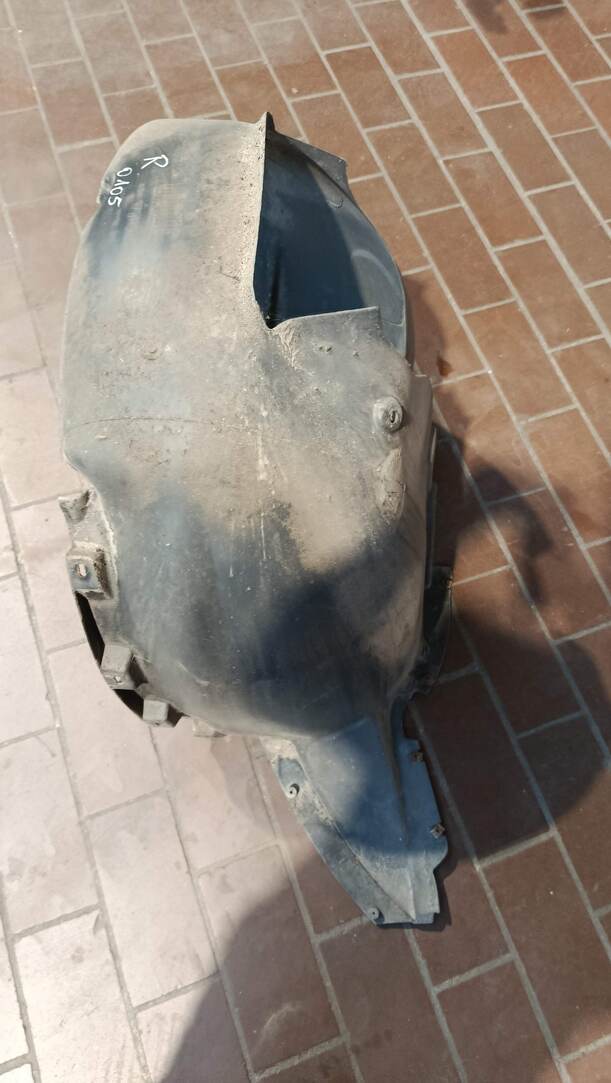 Foto: RADHAUSSCHALE / INNENKOTFLÜGEL RECHTS eines Seat Altea 1.6