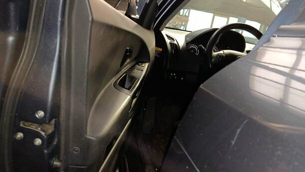 Foto: TÜR VORN LINKS eines Kia Ceed 1.4 CVVT SW ISG