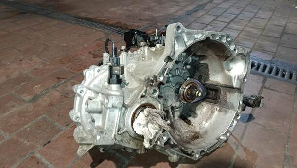 Foto: SCHALTGETRIEBE 4300032782 eines Kia Ceed 1.4 CVVT SW ISG