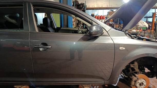 Foto: TÜR VORN RECHTS eines Kia Ceed 1.4 CVVT SW ISG