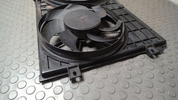 Foto: ELEKTROLÜFTER/ DOPPELLÜFTER eines Seat Altea 1.6