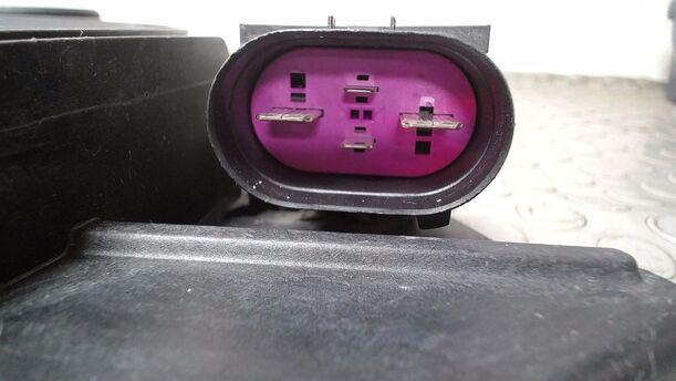 Foto: ELEKTROLÜFTER/ DOPPELLÜFTER eines Seat Altea 1.6