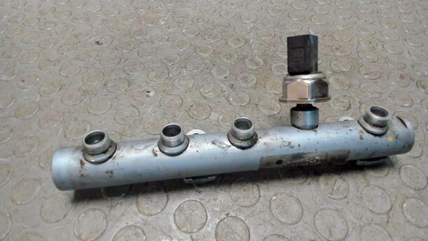 Foto: KRAFTSTOFFVERTEILER LINKS eines Audi A6 2.7 TDI tiptronic quattro