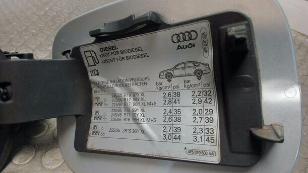 Foto: Tankklappe eines Audi A6 2.7 TDI tiptronic quattro