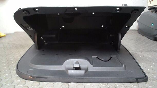 Foto: HANDSCHUHFACH eines Seat Ibiza SC 1.0 Eco TSI S&S
