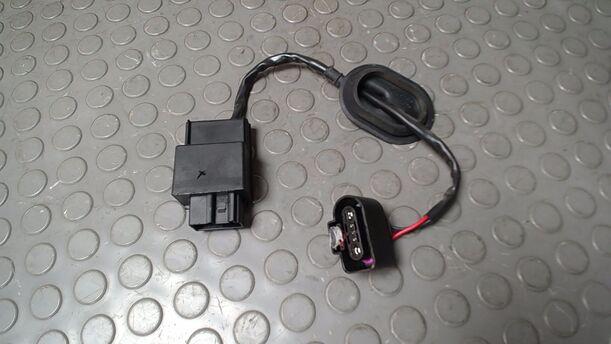 Foto: STEUERGERÄT KRAFTSTOFFPUMPE/ KRAFTSTOFFMODUL eines Seat Ibiza SC 1.0 Eco TSI S&S