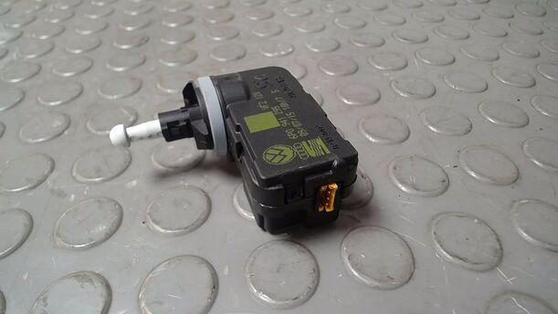 Foto: STELLMOTOR LEUCHTWEITENVERSTELLUNG eines Seat Ibiza SC 1.0 Eco TSI S&S