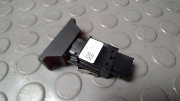 Foto: WARNBLINKSCHALTER/ SCHALTER WARNBLINKANLAGE eines Seat Ibiza SC 1.0 Eco TSI S&S