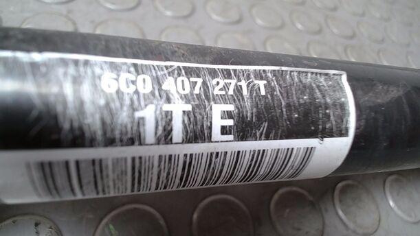 Foto: ANTRIEBSWELLE LINKS ( SCHALTGETRIEBE ) eines Seat Ibiza SC 1.0 Eco TSI S&S Ghia