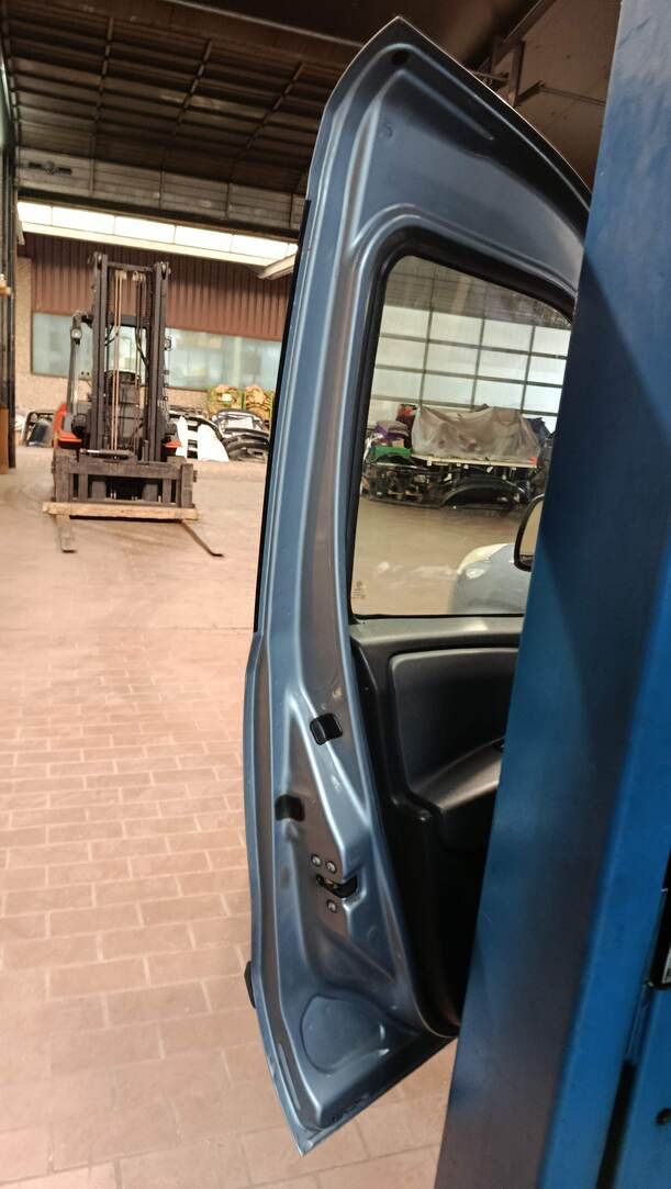 Foto: TÜR VORN LINKS eines Fiat Doblo Cargo DPF Ghia