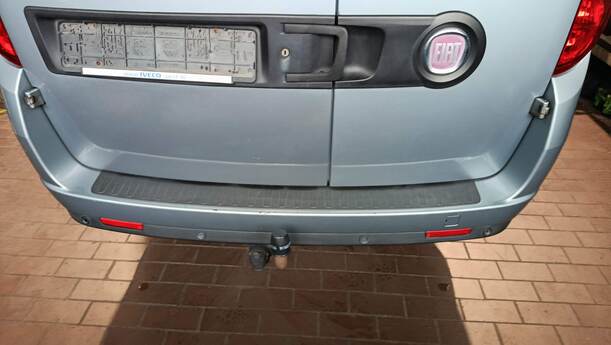Foto: STOSSFÄNGER / STOßSTANGE HINTEN eines Fiat Doblo Cargo DPF Ghia