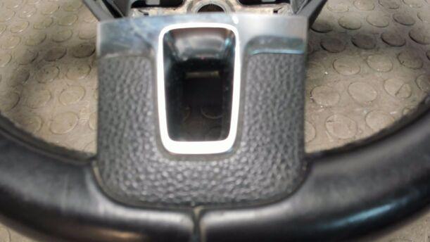 Foto: LEDERLENKRAD eines VW Golf Variant 1.6 TDI DPF Ghia