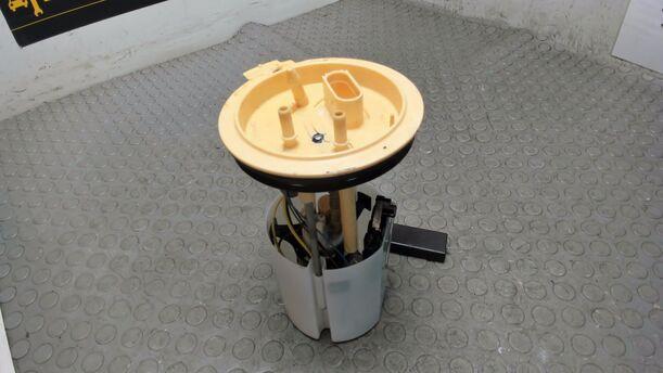 Foto: KRAFTSTOFFPUMPE eines VW Golf Variant 1.6 TDI DPF Ghia