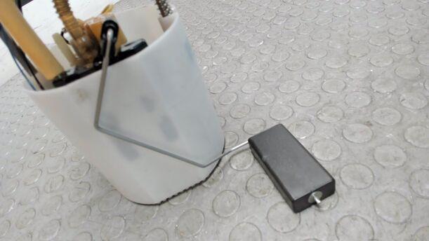 Foto: KRAFTSTOFFPUMPE eines VW Golf Variant 1.6 TDI DPF Ghia