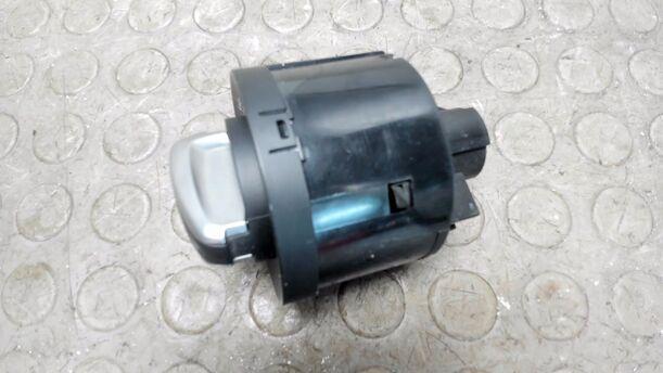 Foto: LICHTSCHALTER eines VW Golf Variant 1.6 TDI DPF Ghia